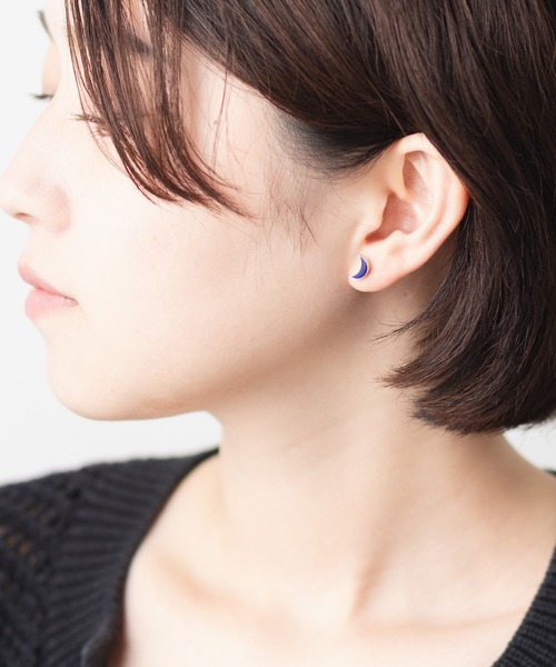 gargle（ガーグル）の「【温度で色が変わる】クレセントムーン  デザインピアス（ピアス（両耳用）・レディース・シルバー/ゴールド/シルバー系その他/ゴールド系その他・FREE）」の12枚目の写真