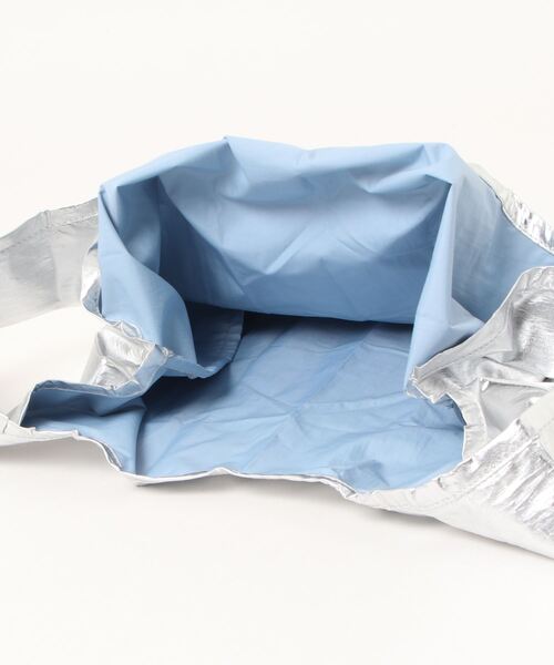 yuw（ユウ）の「ｍｅｔａｌｌｉｃ　Ｂａｂｙ　298439（エコバッグ/サブバッグ・レディース・シルバー/シルバー系その他/ブラック/その他・FREE）」の7枚目の写真