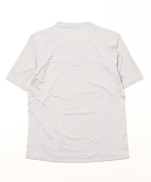 Reebok(リーボック)の「アクティブチル グラフィック アスリート Tシャツ / Activchill Graphic Athlete T-Shirt(Tシャツ/カットソー・メンズ・グレー/パープル/ブラック・SMALL/MEDIUM/LARGE/X-LARGE/XX-LARGE/X-SMALL/XXX-LARGE)」の4枚目の写真