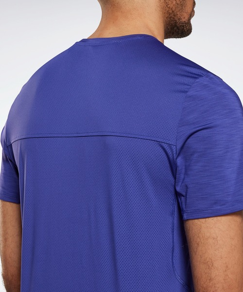 Reebok(リーボック)の「アクティブチル グラフィック アスリート Tシャツ / Activchill Graphic Athlete T-Shirt(Tシャツ/カットソー・メンズ・グレー/パープル/ブラック・SMALL/MEDIUM/LARGE/X-LARGE/XX-LARGE/X-SMALL/XXX-LARGE)」の11枚目の写真