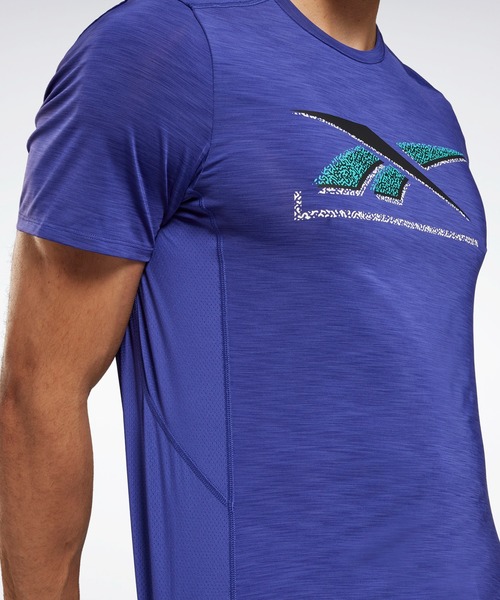Reebok(リーボック)の「アクティブチル グラフィック アスリート Tシャツ / Activchill Graphic Athlete T-Shirt(Tシャツ/カットソー・メンズ・グレー/パープル/ブラック・SMALL/MEDIUM/LARGE/X-LARGE/XX-LARGE/X-SMALL/XXX-LARGE)」の12枚目の写真