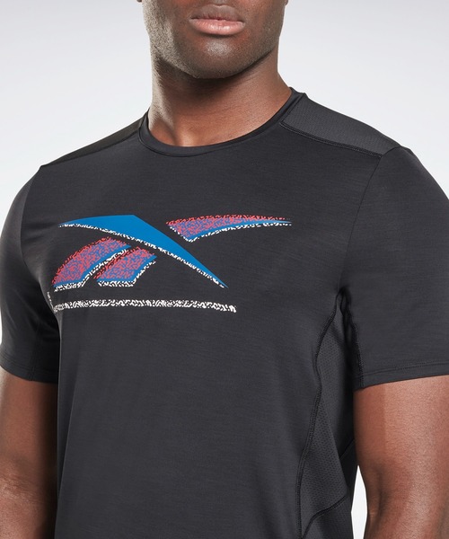 Reebok(リーボック)の「アクティブチル グラフィック アスリート Tシャツ / Activchill Graphic Athlete T-Shirt(Tシャツ/カットソー・メンズ・グレー/パープル/ブラック・SMALL/MEDIUM/LARGE/X-LARGE/XX-LARGE/X-SMALL/XXX-LARGE)」の15枚目の写真