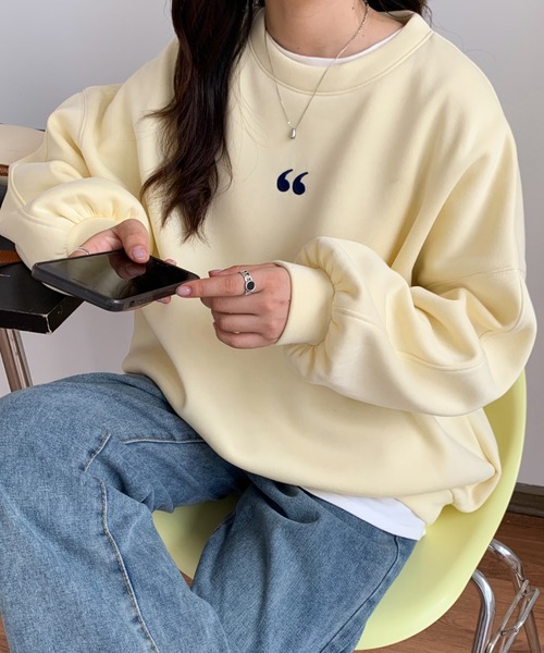 ABITOKYO(アビトーキョー)の「ワンポイント刺繍ビッグシルエット裏起毛トレーナー(スウェット・レディース・ブラック/ネイビー/イエロー/グレー/ブラウン/ダークグレー/ホワイト・FREE)」の7枚目の写真