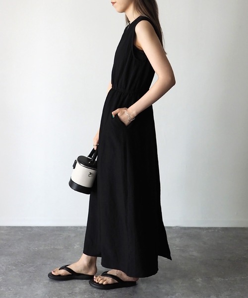 Riberry（リベリー）の「パッチポケットノースリーブワンピース（ワンピース・レディース・ブラック/グレイッシュベージュ・MEDIUM）」の8枚目の写真