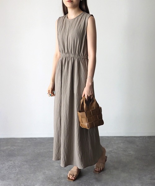 Riberry（リベリー）の「パッチポケットノースリーブワンピース（ワンピース・レディース・ブラック/グレイッシュベージュ・MEDIUM）」の6枚目の写真