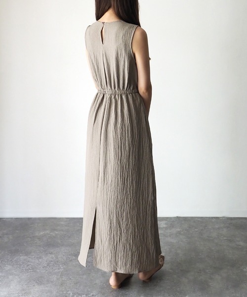 Riberry（リベリー）の「パッチポケットノースリーブワンピース（ワンピース・レディース・ブラック/グレイッシュベージュ・MEDIUM）」の5枚目の写真