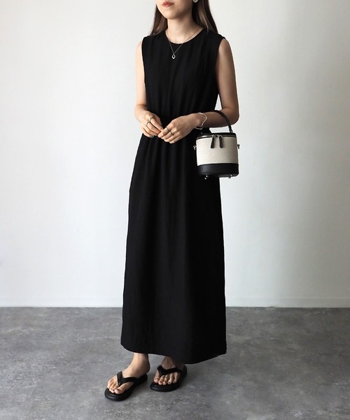 Riberry（リベリー）の「パッチポケットノースリーブワンピース（ワンピース・レディース・ブラック/グレイッシュベージュ・MEDIUM）」の7枚目の写真