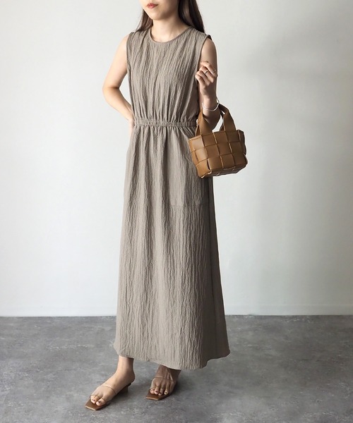 Riberry（リベリー）の「パッチポケットノースリーブワンピース（ワンピース・レディース・ブラック/グレイッシュベージュ・MEDIUM）」の12枚目の写真