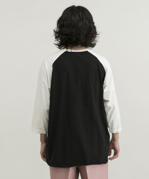 URBAN RESEARCH(アーバンリサーチ)の「URBAN RESEARCH iD グラフィックラグランTシャツ(Tシャツ/カットソー・メンズ・ホワイト系その他/ブラック系その他・LARGE/MEDIUM)」の6枚目の写真