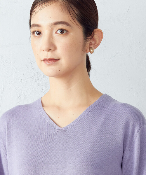 COMME CA ISM（コムサイズム）の「Ｖネックニット（ニット/セーター・レディース・アイボリー/ライラック/グレイッシュベージュ/ブラック・SMALL/MEDIUM/LARGE）」の17枚目の写真