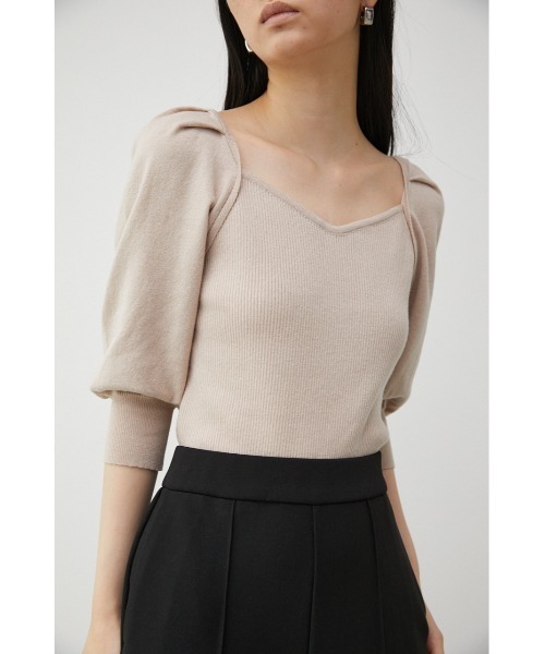 AZUL by moussy(アズールバイマウジー)の「IRREGULAR NECK PUFF KNIT(ニット/セーター・レディース・ブラック/ダークグリーン/マジェンタ/ライトベージュ・SMALL/MEDIUM)」の3枚目の写真