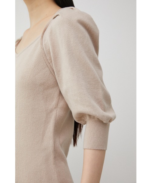 AZUL by moussy(アズールバイマウジー)の「IRREGULAR NECK PUFF KNIT(ニット/セーター・レディース・ブラック/ダークグリーン/マジェンタ/ライトベージュ・SMALL/MEDIUM)」の21枚目の写真