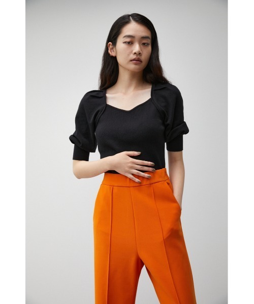 AZUL by moussy(アズールバイマウジー)の「IRREGULAR NECK PUFF KNIT(ニット/セーター・レディース・ブラック/ダークグリーン/マジェンタ/ライトベージュ・SMALL/MEDIUM)」の6枚目の写真