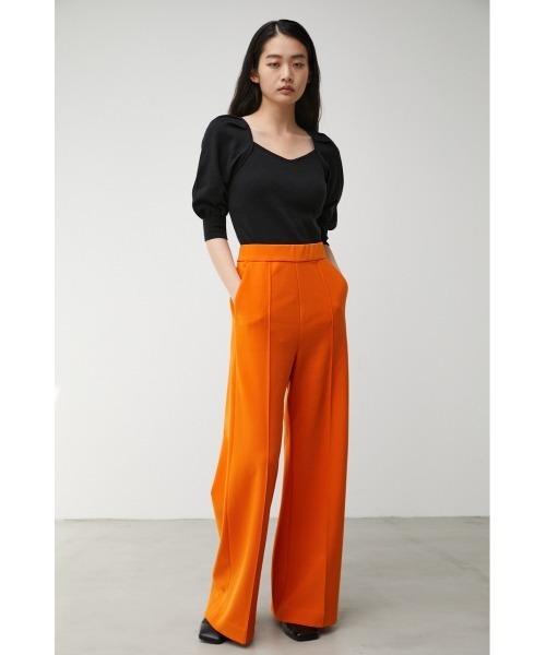 AZUL by moussy(アズールバイマウジー)の「IRREGULAR NECK PUFF KNIT(ニット/セーター・レディース・ブラック/ダークグリーン/マジェンタ/ライトベージュ・SMALL/MEDIUM)」の7枚目の写真