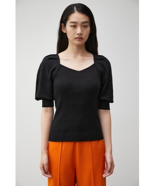 AZUL by moussy(アズールバイマウジー)の「IRREGULAR NECK PUFF KNIT(ニット/セーター・レディース・ブラック/ダークグリーン/マジェンタ/ライトベージュ・SMALL/MEDIUM)」の8枚目の写真