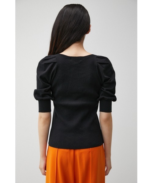AZUL by moussy(アズールバイマウジー)の「IRREGULAR NECK PUFF KNIT(ニット/セーター・レディース・ブラック/ダークグリーン/マジェンタ/ライトベージュ・SMALL/MEDIUM)」の10枚目の写真