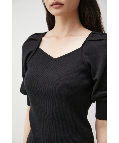 AZUL by moussy(アズールバイマウジー)の「IRREGULAR NECK PUFF KNIT(ニット/セーター・レディース・ブラック/ダークグリーン/マジェンタ/ライトベージュ・SMALL/MEDIUM)」の11枚目の写真