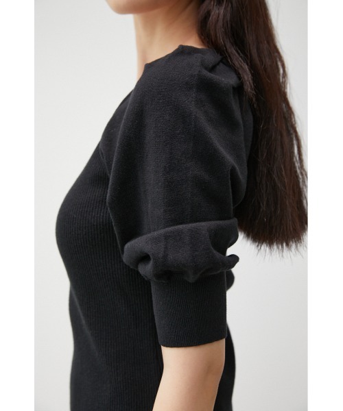 AZUL by moussy(アズールバイマウジー)の「IRREGULAR NECK PUFF KNIT(ニット/セーター・レディース・ブラック/ダークグリーン/マジェンタ/ライトベージュ・SMALL/MEDIUM)」の12枚目の写真