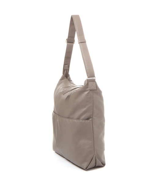 LEPSIM（レプシィム）の「フェイクレザーBIGショルダーバッグ　123146（ショルダーバッグ・レディース・ブラック/アイボリー/グレイッシュベージュ・ONE SIZE）」の6枚目の写真