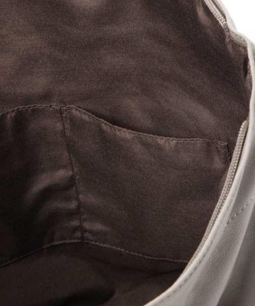 LEPSIM（レプシィム）の「フェイクレザーBIGショルダーバッグ　123146（ショルダーバッグ・レディース・ブラック/アイボリー/グレイッシュベージュ・ONE SIZE）」の7枚目の写真