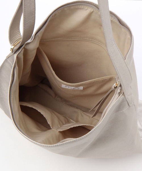 LEPSIM（レプシィム）の「フェイクレザーBIGショルダーバッグ　123146（ショルダーバッグ・レディース・ブラック/アイボリー/グレイッシュベージュ・ONE SIZE）」の17枚目の写真