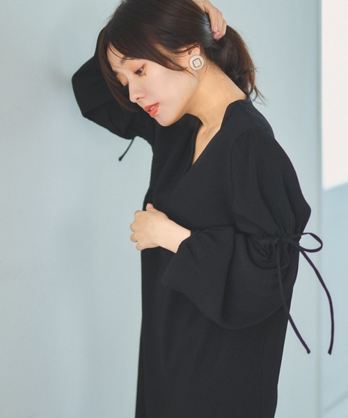 N WITH.(エヌウィズ)の「プリーツロングワンピース/ウエスト切替デザイン × リラックスシルエット(ワンピース・レディース・ブラック/ベージュ/カーキブラウン・FREE)」の20枚目の写真