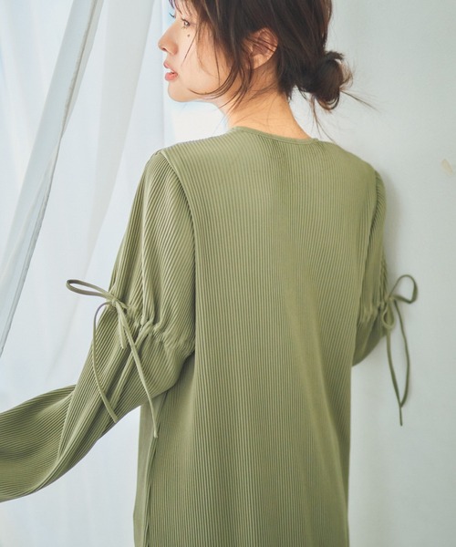 N WITH.(エヌウィズ)の「プリーツロングワンピース/ウエスト切替デザイン × リラックスシルエット(ワンピース・レディース・ブラック/ベージュ/カーキブラウン・FREE)」の15枚目の写真