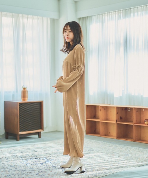 N WITH.(エヌウィズ)の「プリーツロングワンピース/ウエスト切替デザイン × リラックスシルエット(ワンピース・レディース・ブラック/ベージュ/カーキブラウン・FREE)」の6枚目の写真