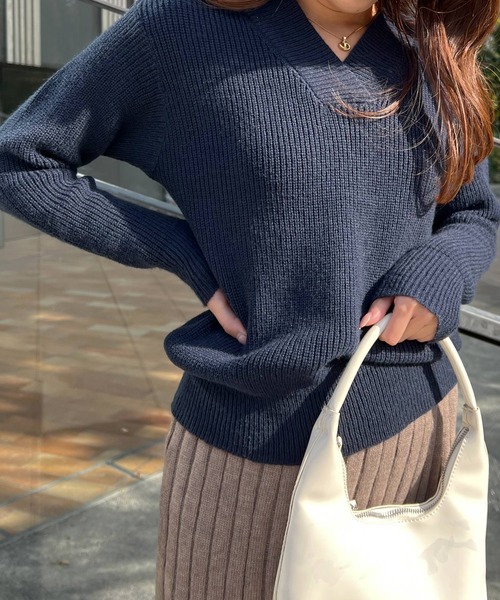 Lamoa(ラモア)の「Lamoa/Vネック リブニット プルオーバー(ニット/セーター・レディース・グレー/ブルー/アイボリー/ネイビー・FREE)」の18枚目の写真