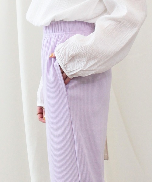 mil(ミル)の「サイドスリットリブパンツ(その他パンツ・レディース・ブラック/ラベンダー・M/XS/S)」の4枚目の写真