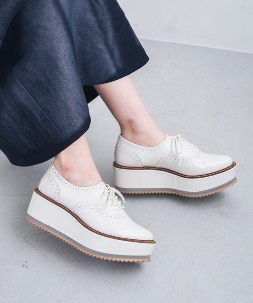 EVOL(イーボル)の「【EVOL】厚底レースアップシューズ IU5002(ドレスシューズ・レディース・ブラック系その他/アイボリー/ブラック・22.5cm/23.5cm/24.5cm/23.0cm/24.0cm/22.0cm)」の19枚目の写真