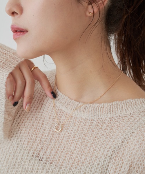 VANNIE U(ヴァニーユー)の「two U neckless(ネックレス・レディース・ゴールド・FREE)」の2枚目の写真