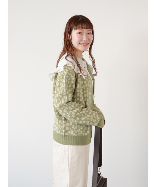ehka sopo（エヘカソポ）の「花柄クルーネックカーディガン（カーディガン/ボレロ・レディース・ベージュ/グリーン/ブルー/ブラック・ﾌﾘ-）」の3枚目の写真