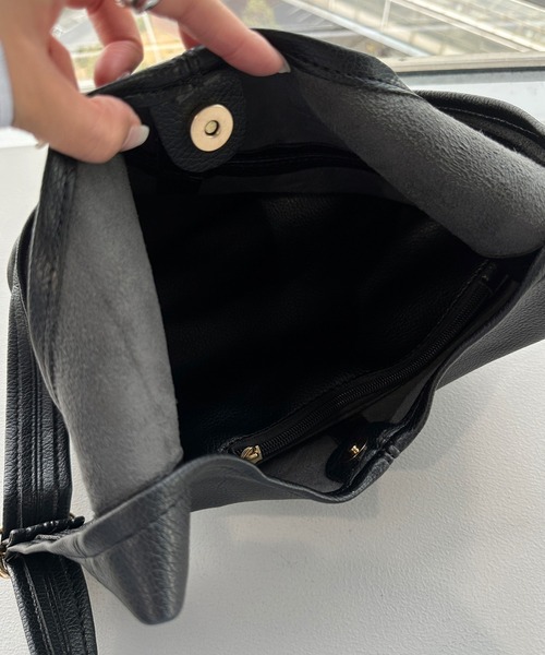 apres jour mignon（アプレジュールミニョン）の「【apresjour mignon×ARIAZ】ポーチ付きフェイクレザートートバッグ（ショルダーバッグ・レディース・ブラウン系その他/ブラック・ONESIZE）」の7枚目の写真