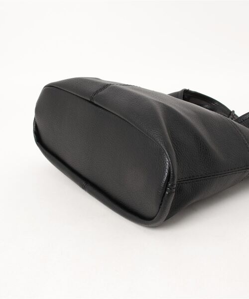 apres jour mignon（アプレジュールミニョン）の「【apresjour mignon×ARIAZ】ポーチ付きフェイクレザートートバッグ（ショルダーバッグ・レディース・ブラウン系その他/ブラック・ONESIZE）」の9枚目の写真