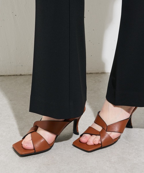 Lui's（ルイス）の「ツイストデザインミュール（サンダル・レディース・ブラック/ブラウン・23.5/24.5/23.5cm/24.5cm）」の10枚目の写真