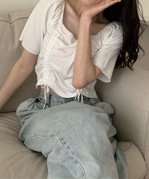 c.u.l(シーユーエル)の「シャーリング ニットトップス culw414(Tシャツ/カットソー・レディース・ブラック/ホワイト/ブルー・FREE)」の4枚目の写真