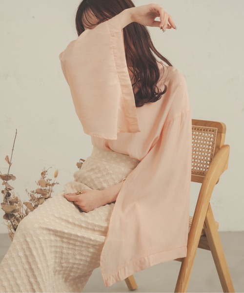 Ambre Neige(アンブルネージュ)の「2WAYシアーソデスリットブラウス/【WEB/EC限定商品】(シャツ/ブラウス・レディース・ライトベージュ/アイボリー/ピンク・FREE)」の18枚目の写真