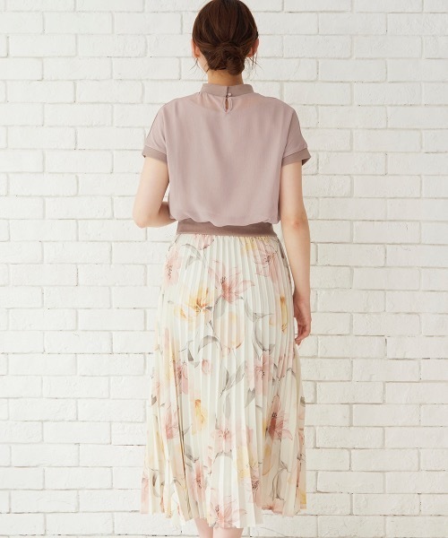 12Twelve Agenda（トゥエルブ　アジェンダ）の「プチハイネックインナー付ショート丈プルオーバー（Tシャツ/カットソー・レディース・オフホワイト/ピンクベージュ/ネイビー/ブルー/チャコールグレー/ブラック・M）」の16枚目の写真