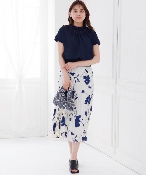 12Twelve Agenda（トゥエルブ　アジェンダ）の「プチハイネックインナー付ショート丈プルオーバー（Tシャツ/カットソー・レディース・オフホワイト/ピンクベージュ/ネイビー/ブルー/チャコールグレー/ブラック・M）」の18枚目の写真