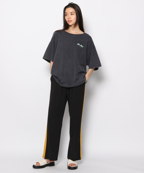 FOREVER 21（フォーエバー トゥエンティーワン）の「配色ラインジャージパンツ（スウェットパンツ・レディース・レッド系その他/グリーン/ブルー/ブラック・MEDIUM/SMALL）」の16枚目の写真