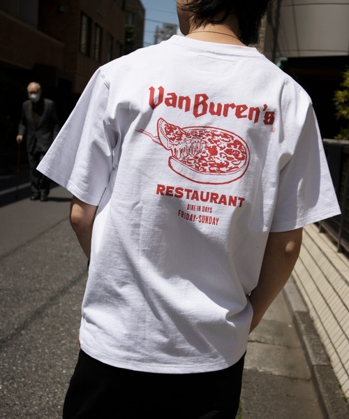 UNIVERSAL OVERALL(ユニバーサルオーバーオール)の「ユニバーサルオーバーオール プリントTシャツ / ロゴTシャツ / RESTAURANT TEE(Tシャツ/カットソー・メンズ・ブラック×レッド/ブラック×ホワイト/ホワイト×レッド・M/L/S/XL)」の1枚目の写真