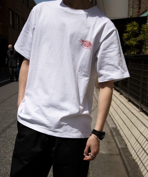 UNIVERSAL OVERALL(ユニバーサルオーバーオール)の「ユニバーサルオーバーオール プリントTシャツ / ロゴTシャツ / RESTAURANT TEE(Tシャツ/カットソー・メンズ・ブラック×レッド/ブラック×ホワイト/ホワイト×レッド・M/L/S/XL)」の22枚目の写真