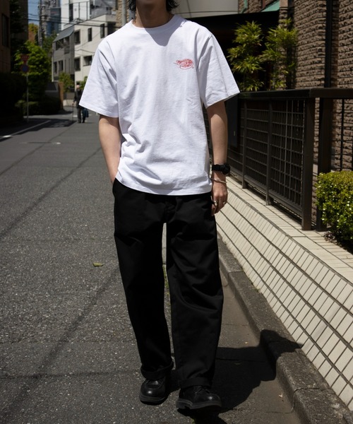 UNIVERSAL OVERALL(ユニバーサルオーバーオール)の「ユニバーサルオーバーオール プリントTシャツ / ロゴTシャツ / RESTAURANT TEE(Tシャツ/カットソー・メンズ・ブラック×レッド/ブラック×ホワイト/ホワイト×レッド・M/L/S/XL)」の9枚目の写真