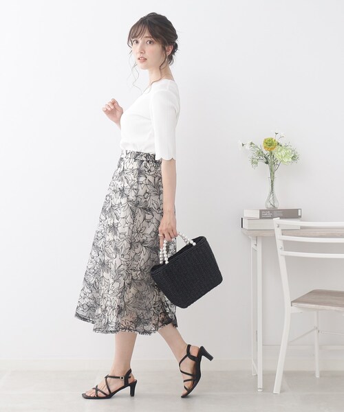 couture brooch（クチュールブローチ）の「◆スカラ刺繍前後2WAYテレコトップス（Tシャツ/カットソー・レディース・ライトグリーン/ブラック/オフホワイト・36/38/40/42）」の8枚目の写真