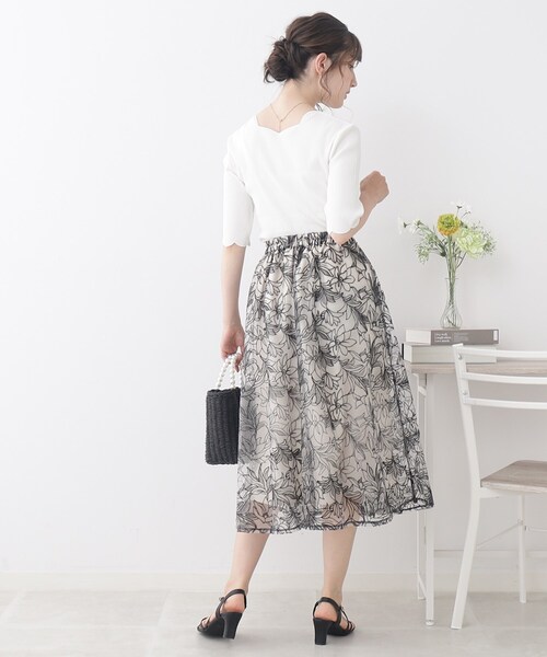 couture brooch（クチュールブローチ）の「◆スカラ刺繍前後2WAYテレコトップス（Tシャツ/カットソー・レディース・ライトグリーン/ブラック/オフホワイト・36/38/40/42）」の12枚目の写真