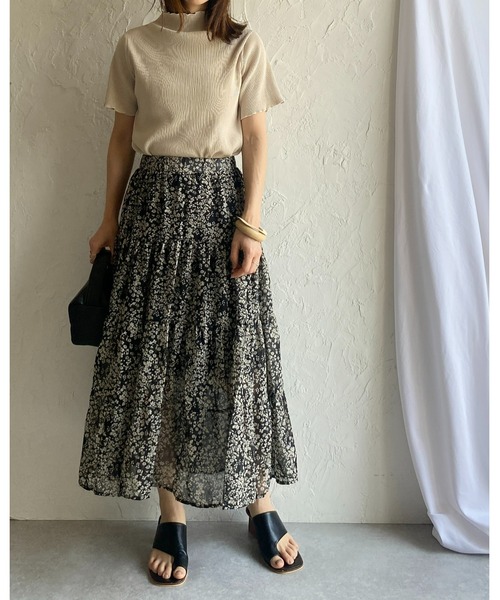 She's Closet(シーズクローゼット)の「花柄フラワープリントボリュームフレアロングティアードスカート(スカート・レディース・グレイッシュベージュ/ブルー/グリーン/ブラック・FREE)」の15枚目の写真