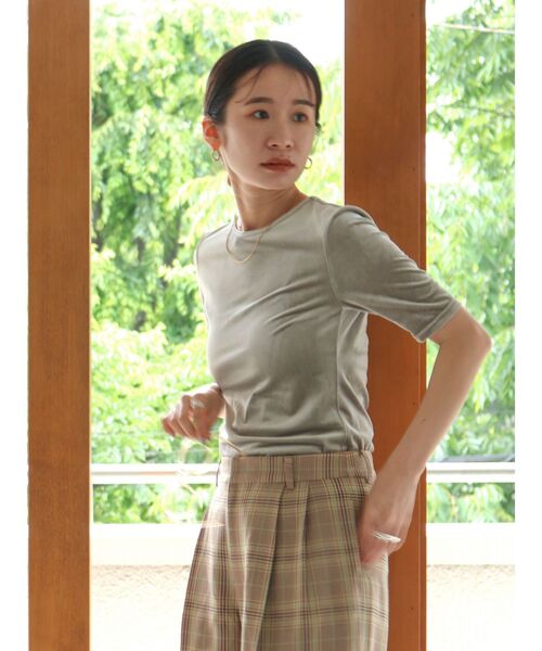 Ungrid（アングリッド）の「ベロアフィットTee（Tシャツ/カットソー・レディース・オレンジ/グリーン/ヘザーグレー・FREE）」の5枚目の写真