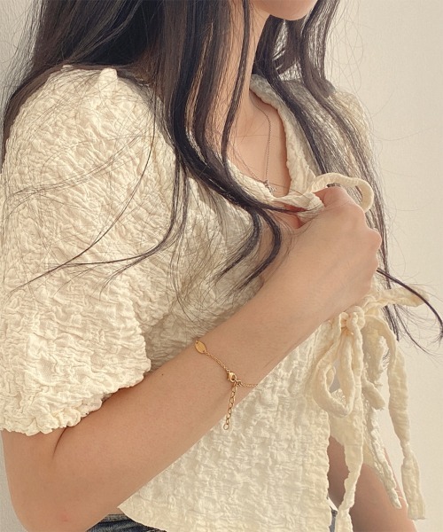 by muni:r（バイ ムニール）の「スリットリボンブラウスカーディガン（シャツ/ブラウス・レディース・ブラック/アイボリー・FREE）」の6枚目の写真