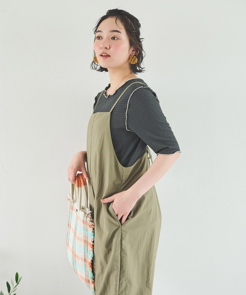 Crisp（クリスプ）の「ナイロンキャミサロペット（サロペット/オーバーオール・レディース・ブラック/カーキ・FREE）」の12枚目の写真